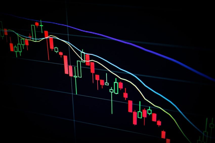 Trading - red and blue light streaks